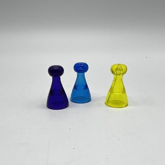 Pretty Pretty Princess 1999‎ Game Replacement Parts Pieces 3 Pawns Movers - Picture 1 of 1